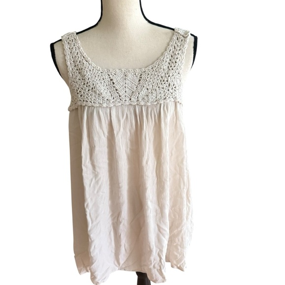 Torrid Women’s Cream Crochet Top Size 1 festival, coquette Boho - Picture 2 of 11